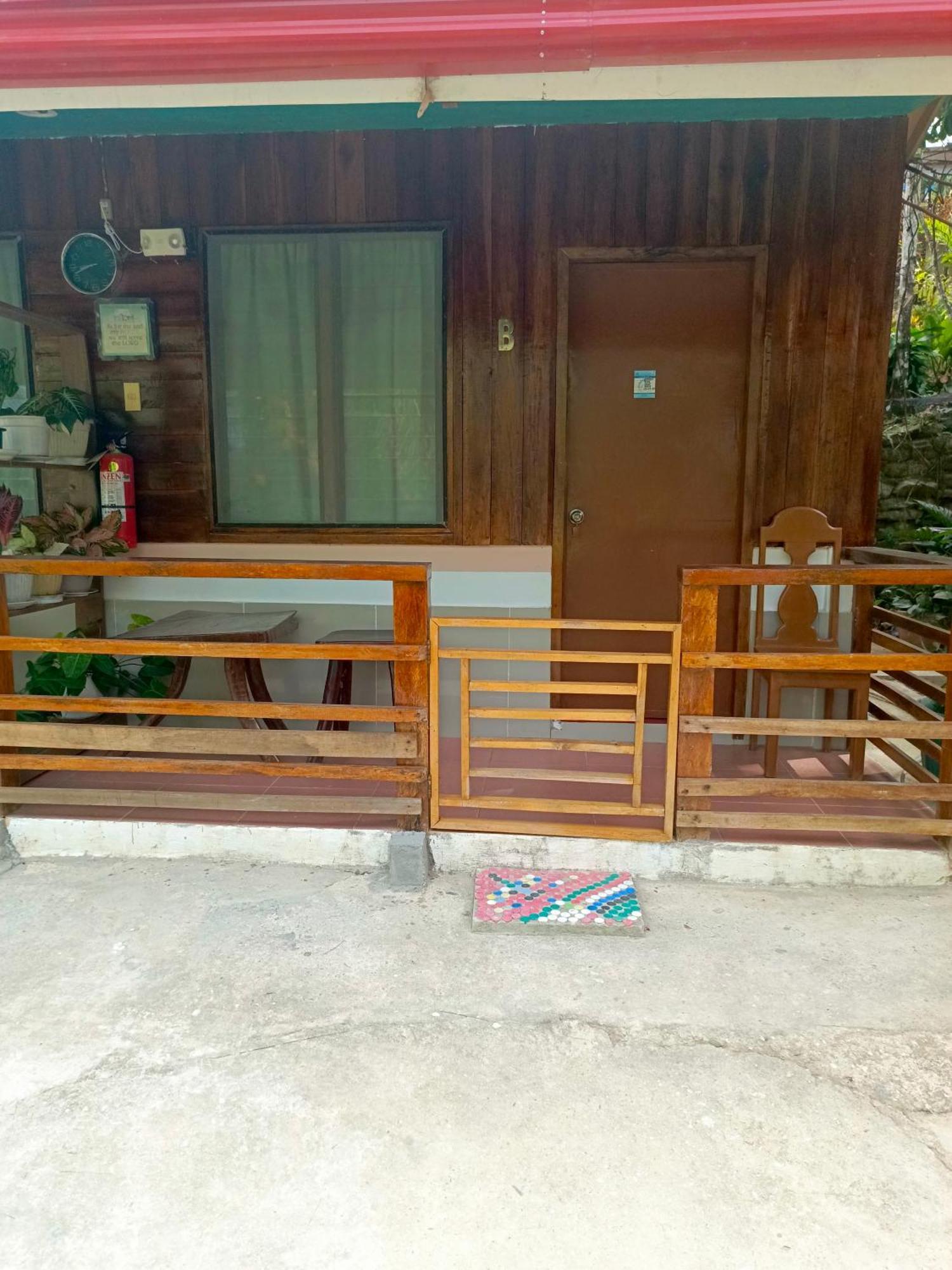 Mil'S Hillside Tourist Inn Сан Висенте Екстериор снимка