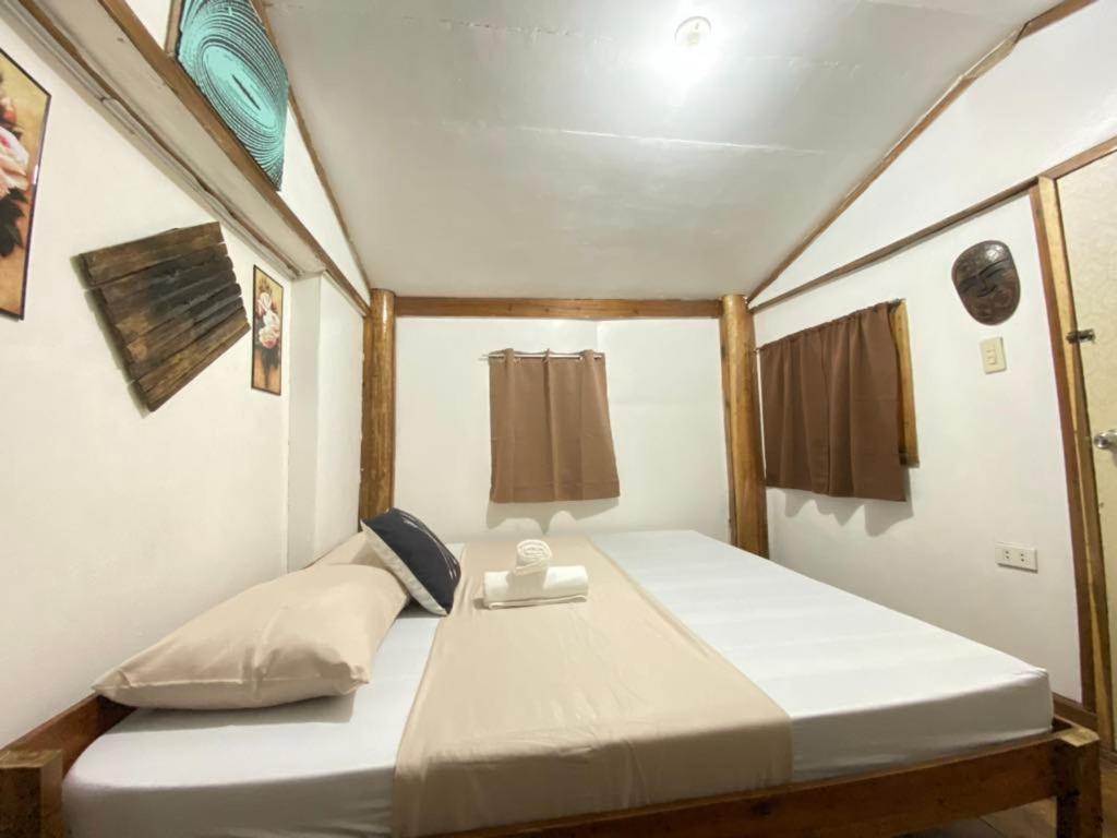 Mil'S Hillside Tourist Inn Сан Висенте Екстериор снимка