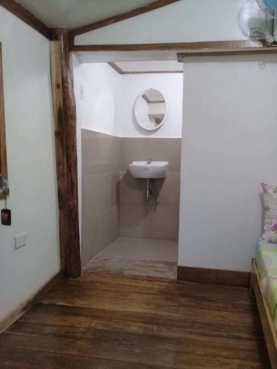Mil'S Hillside Tourist Inn Сан Висенте Екстериор снимка